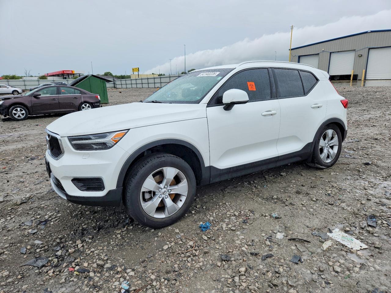 2022 Volvo Xc40 T5 Momentum - zdjęcie główne