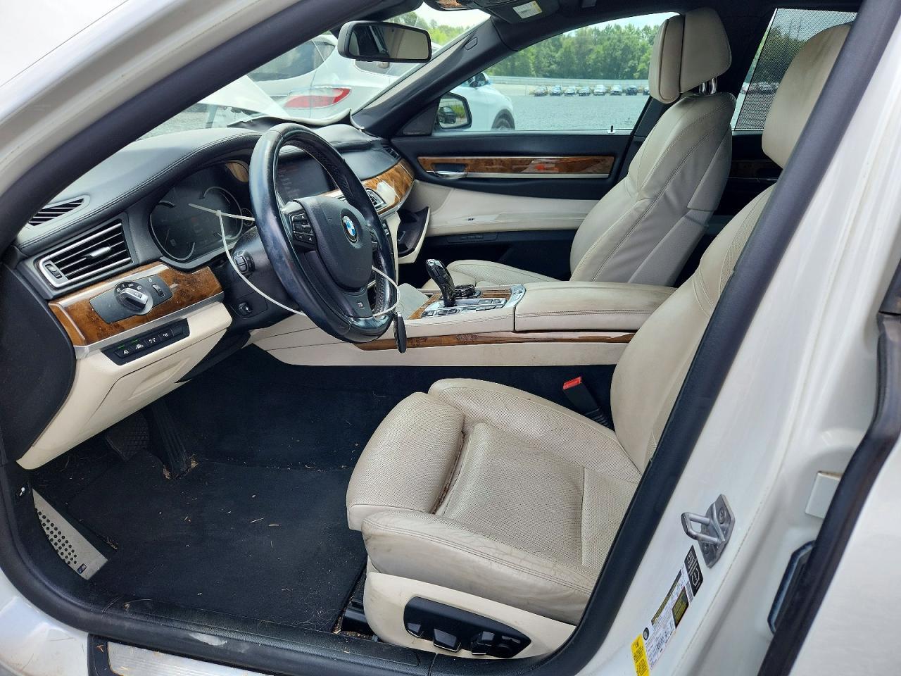 2014 BMW 750 Li - zdjęcie 7