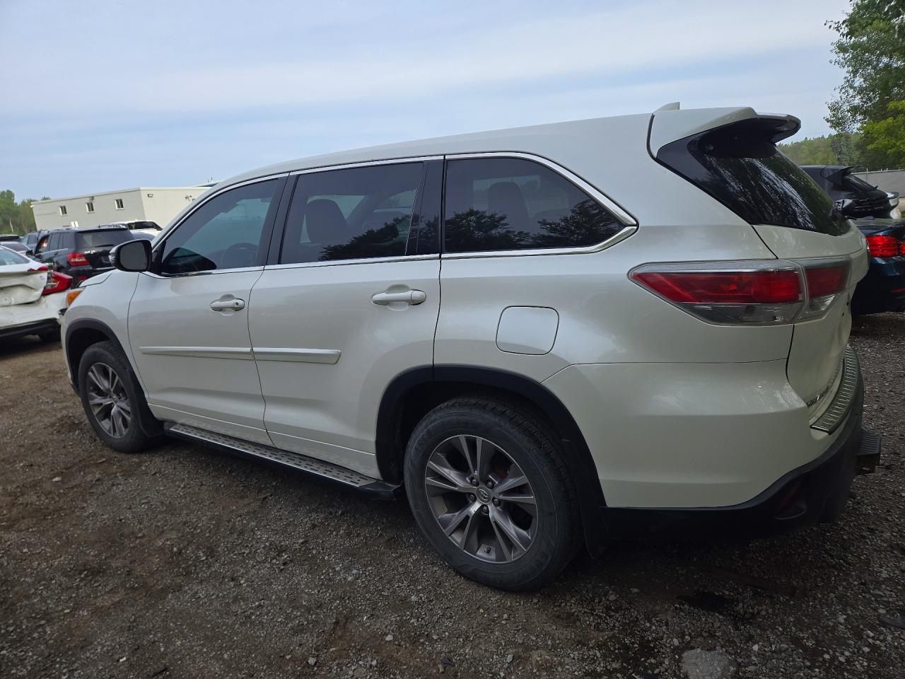 2014 Toyota Highlander Le - zdjęcie 2