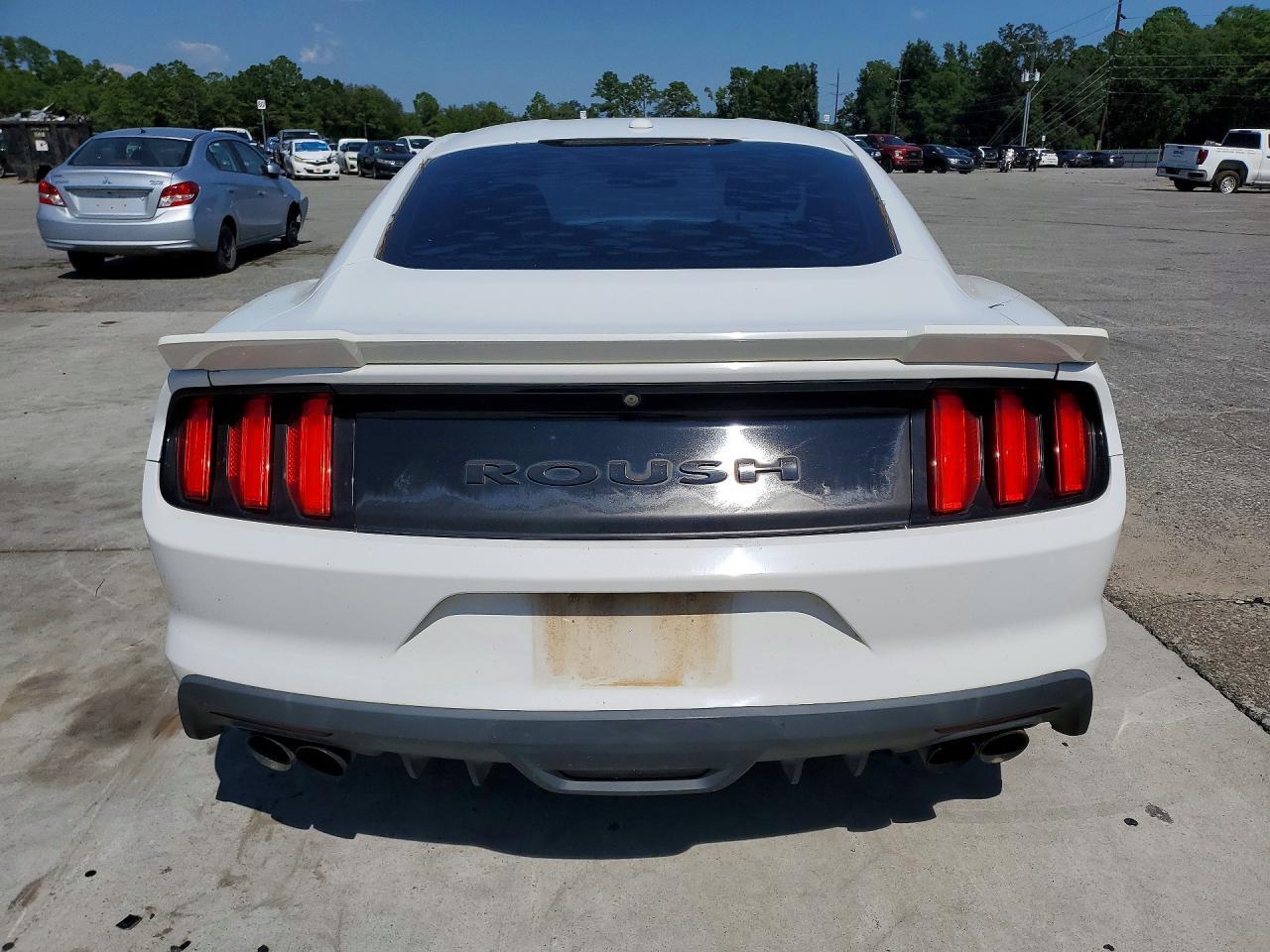 2015 Ford Mustang - zdjęcie 6