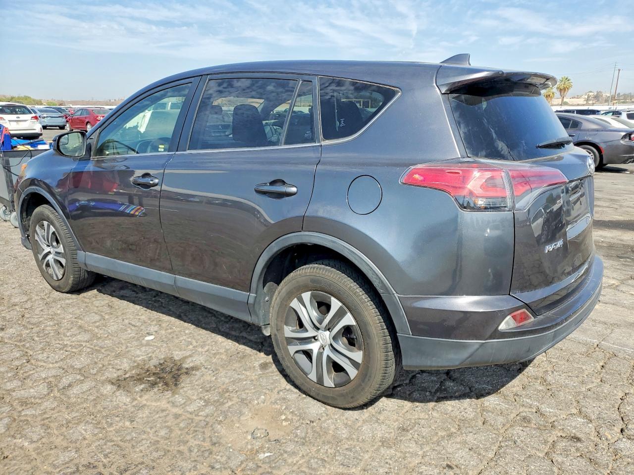 2018 Toyota Rav4 - zdjęcie 2