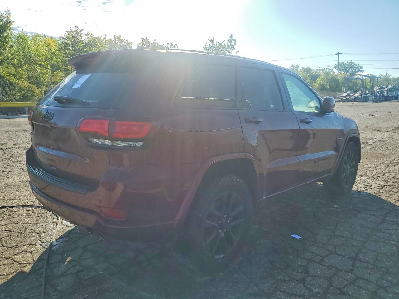 2021 Jeep Grand Cherokee Laredo - zdjęcie 3