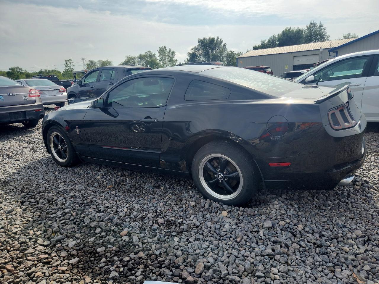 2013 Ford Mustang - zdjęcie 2