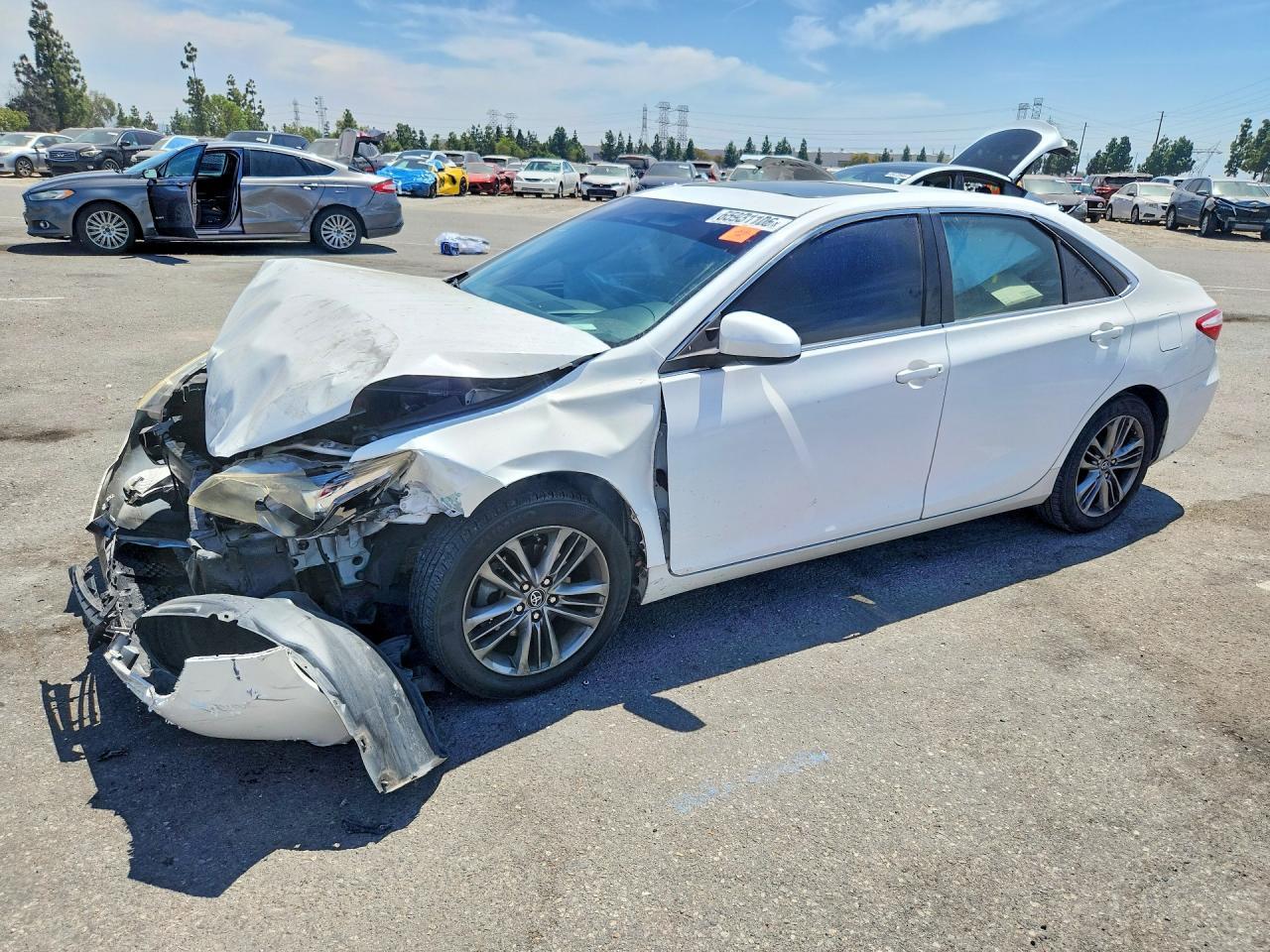 2017 Toyota Camry Se - zdjęcie główne
