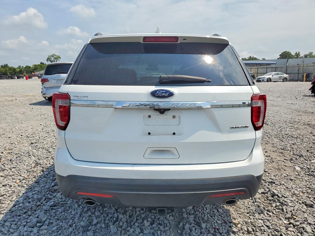 2016 Ford Explorer - zdjęcie 6