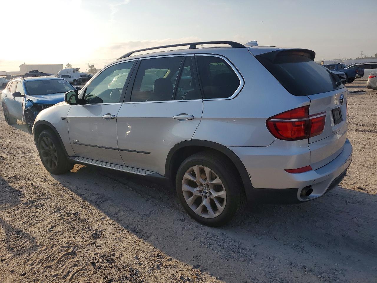 2013 BMW X5 xDrive35I - zdjęcie 2