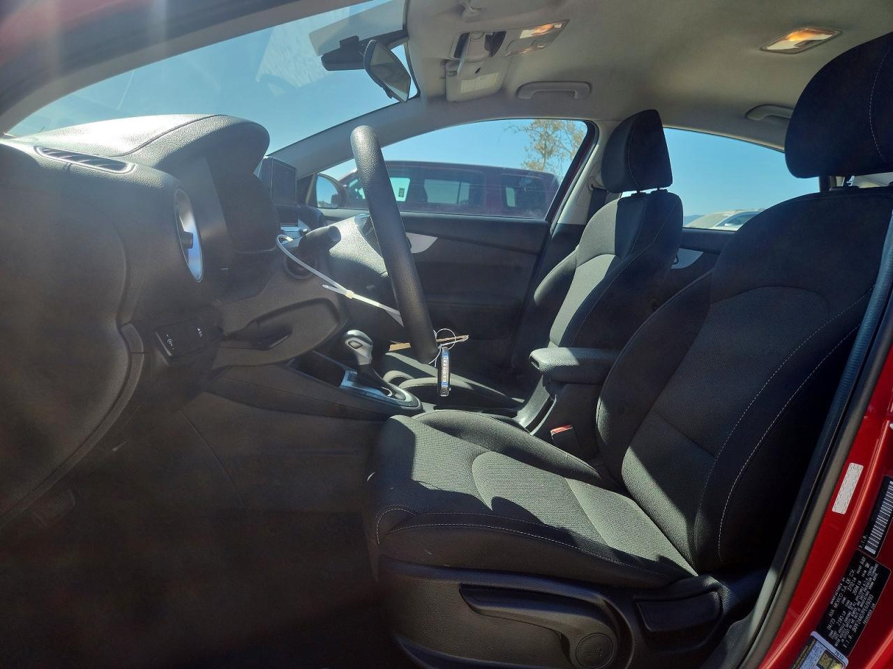 2023 Kia Forte Lxs - zdjęcie 7