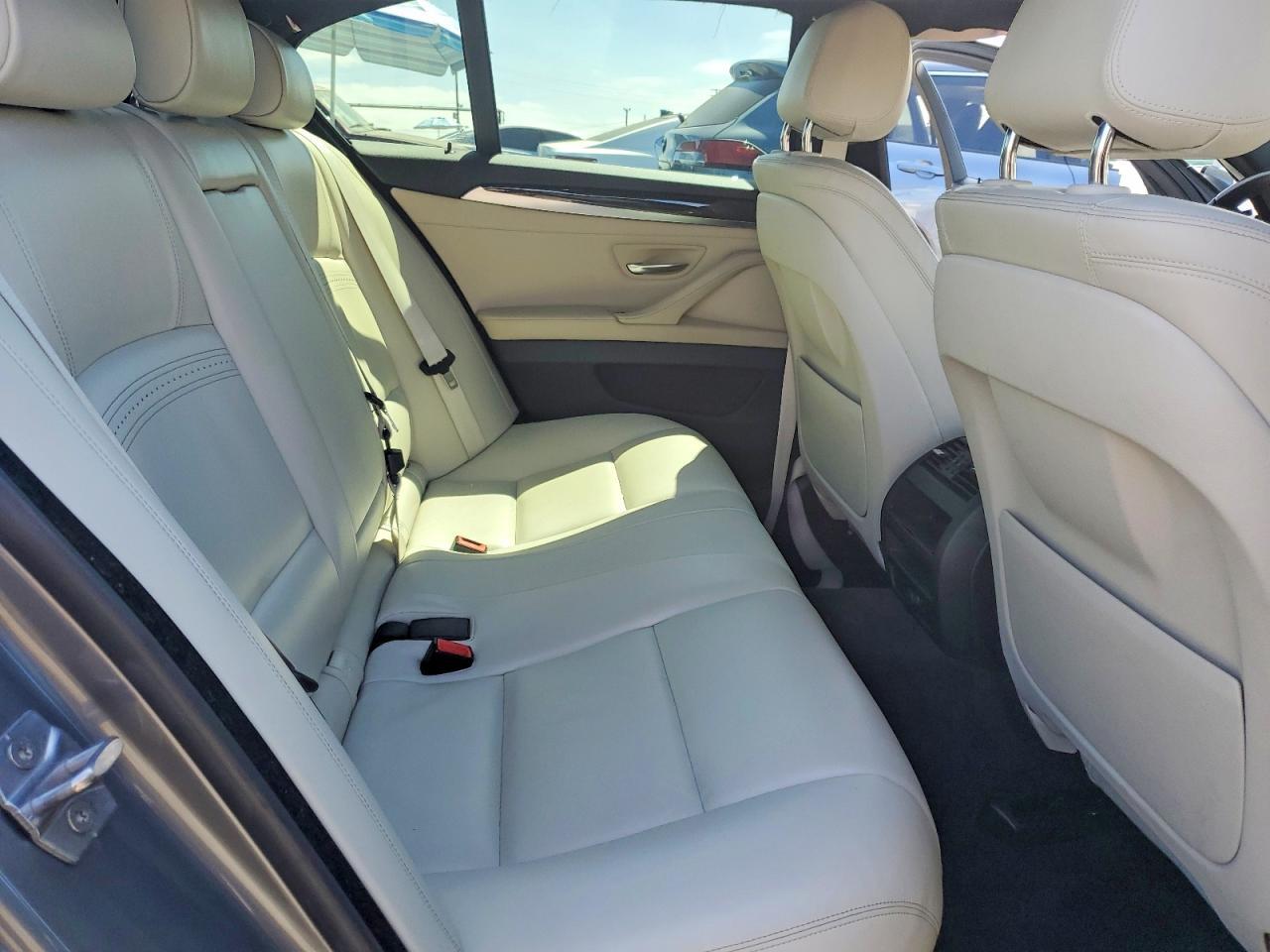 2016 BMW 535 I - zdjęcie 10