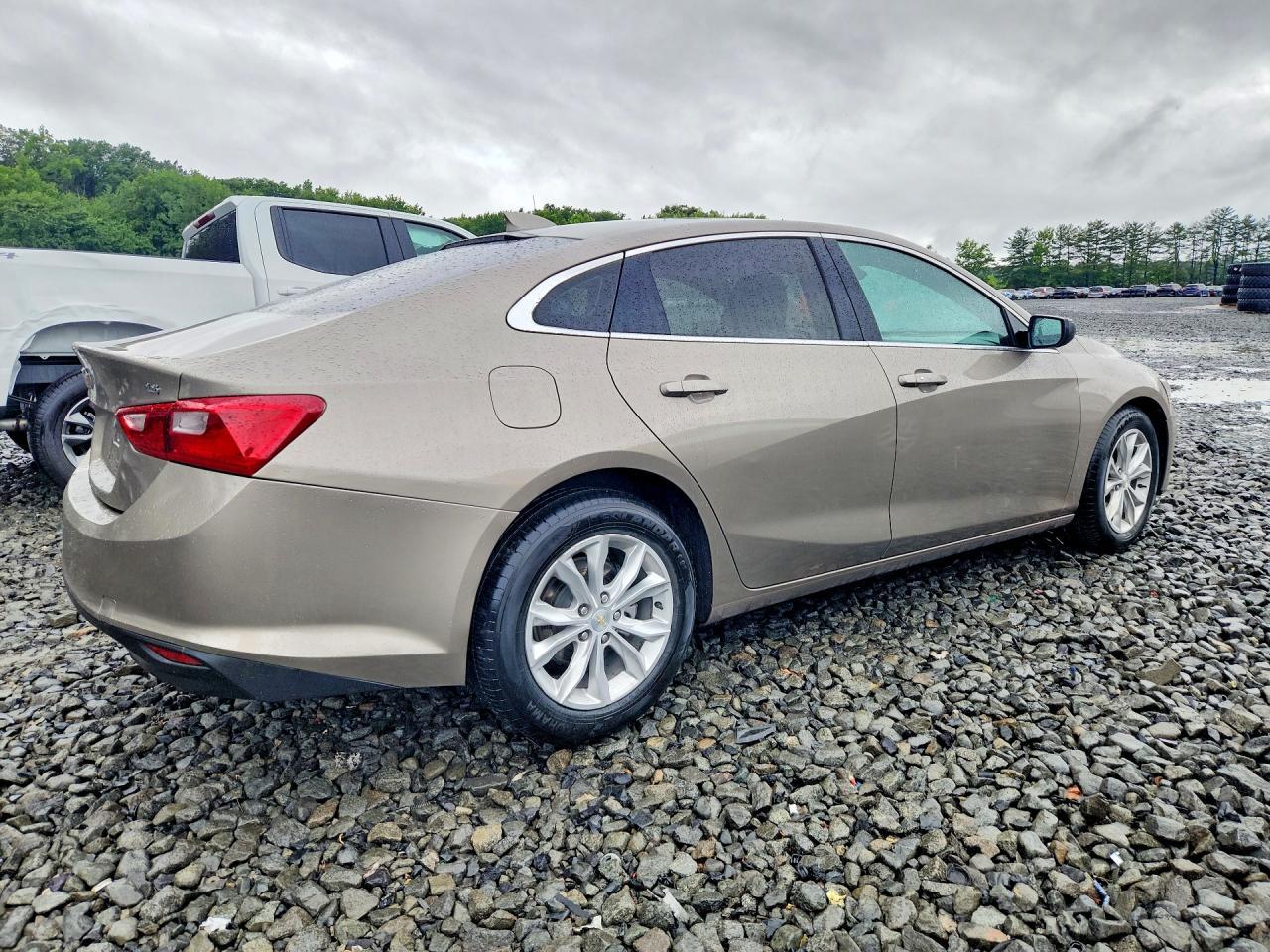 2023 Chevrolet Malibu Lt - zdjęcie 3
