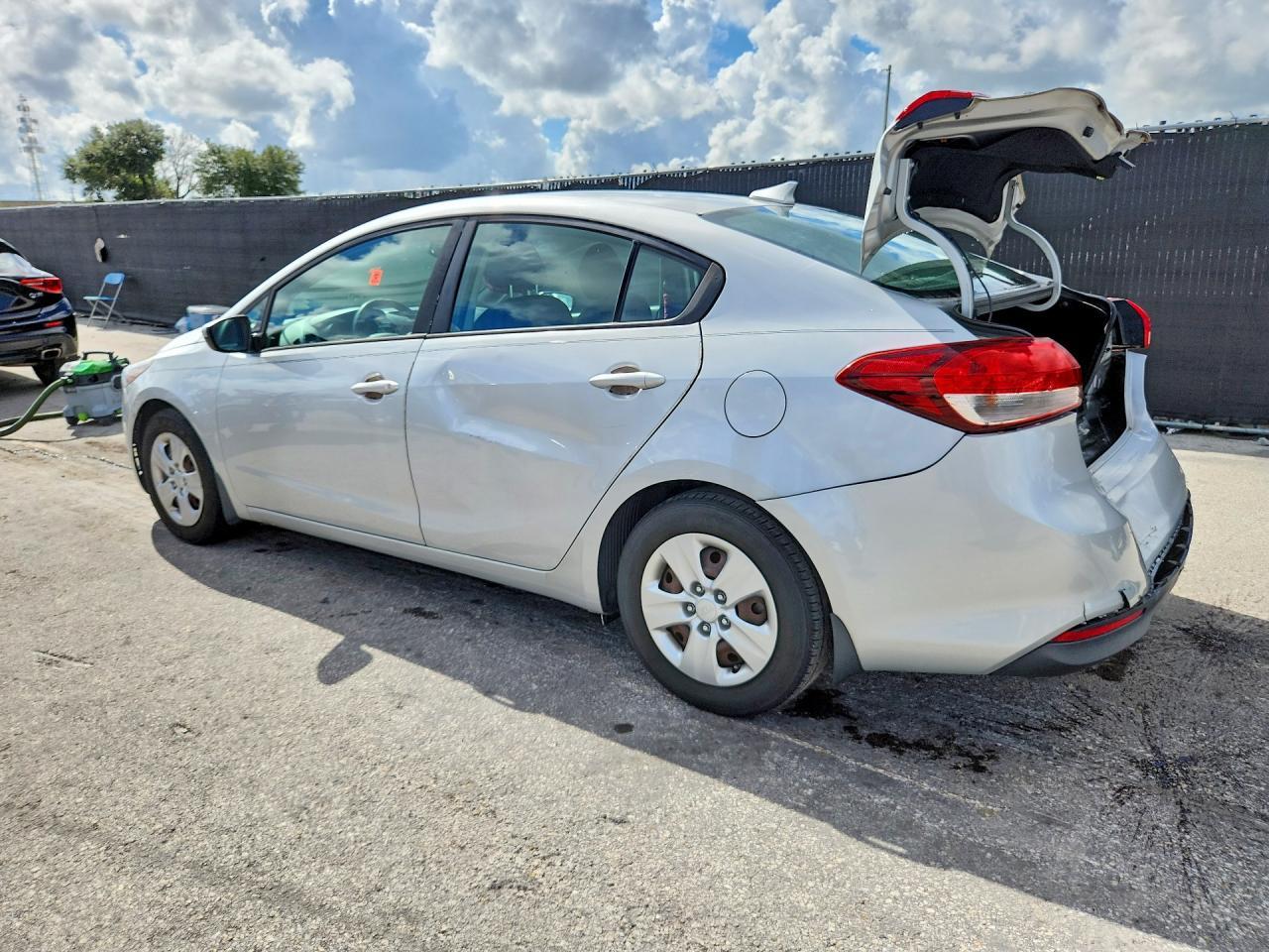 2018 Kia Forte Lx - zdjęcie 2