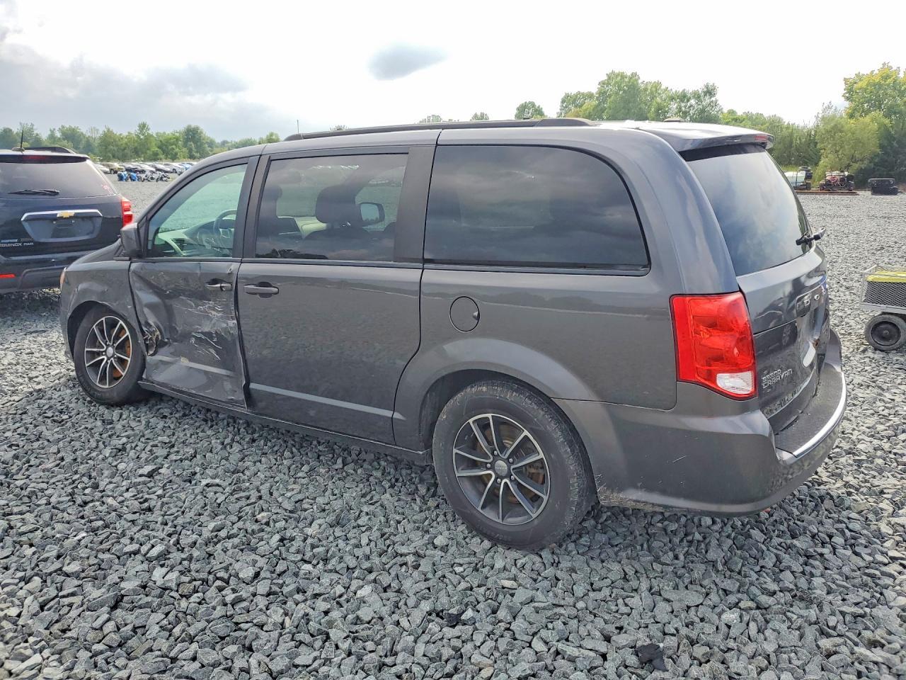 2018 Dodge Grand Caravan Gt - zdjęcie 2