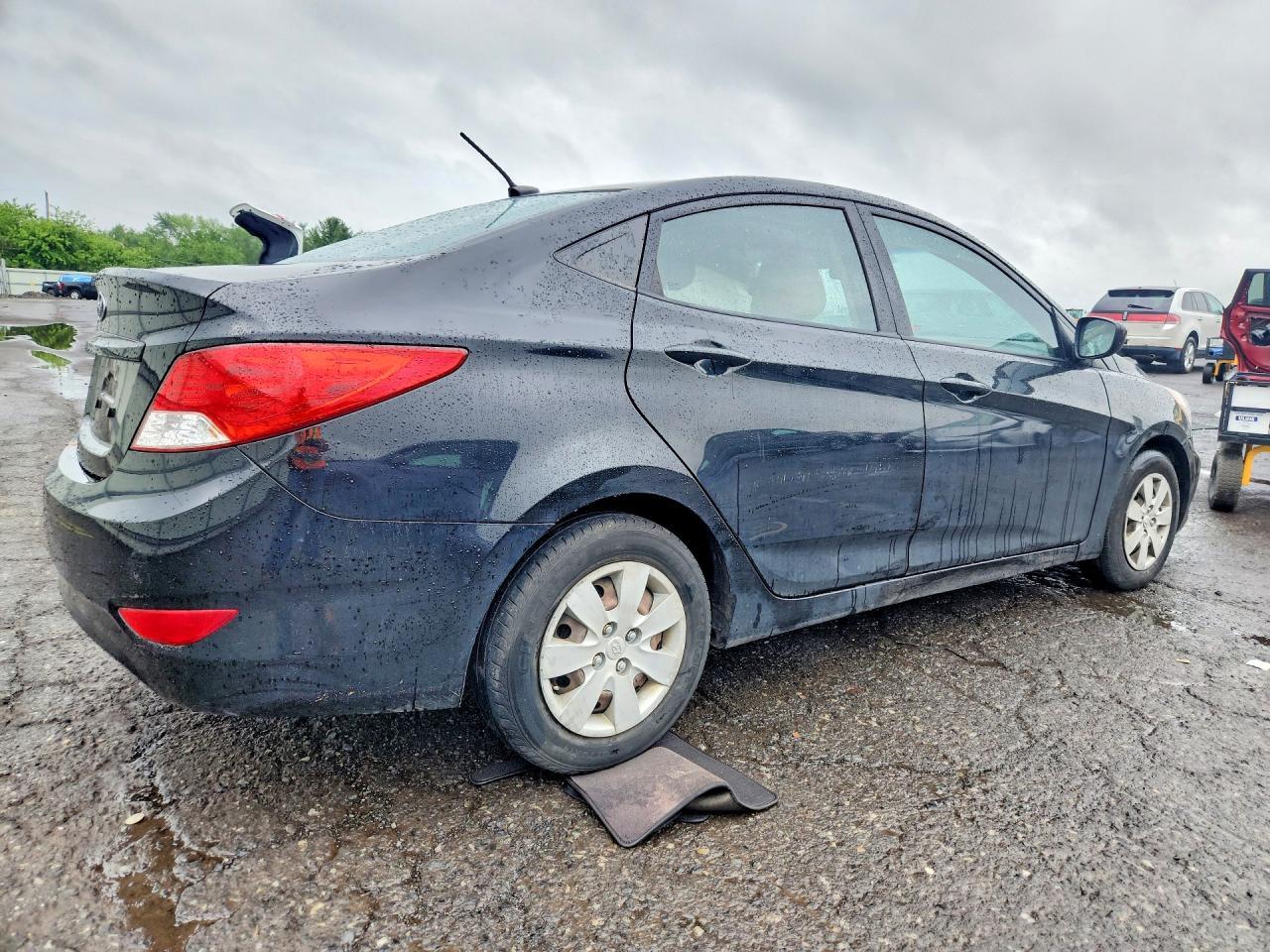 2013 Hyundai Accent Gls - zdjęcie 3