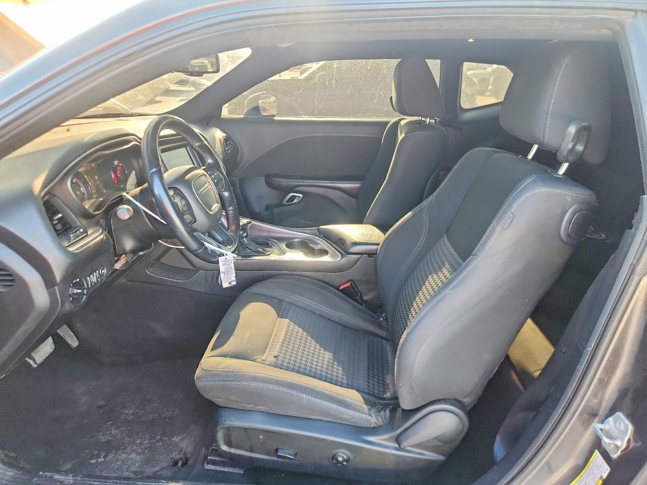 2016 Dodge Challenger R/T - zdjęcie 7