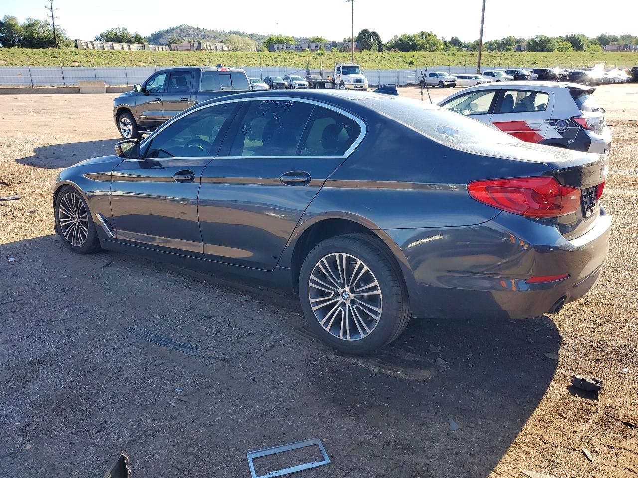 2019 BMW 530 I - zdjęcie 2