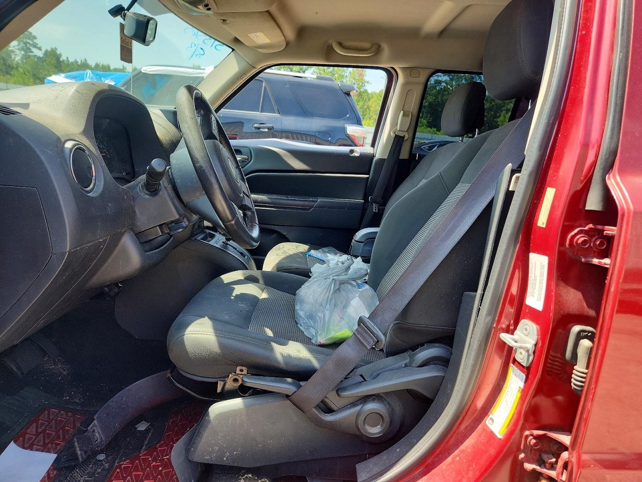 2014 Jeep Patriot Latitude - zdjęcie 7