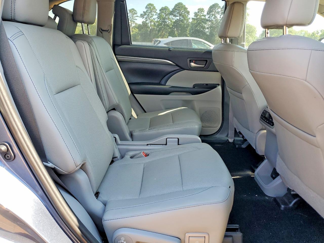 2019 Toyota Highlander Limited Platinum - zdjęcie 11