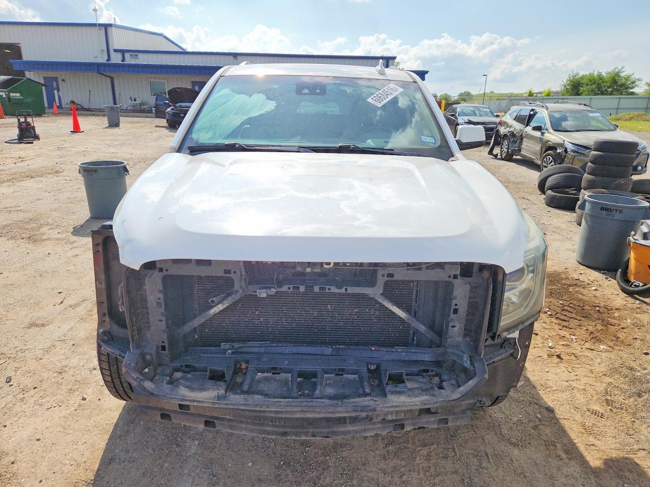 2016 GMC Yukon Xl C1500 Slt - zdjęcie 5