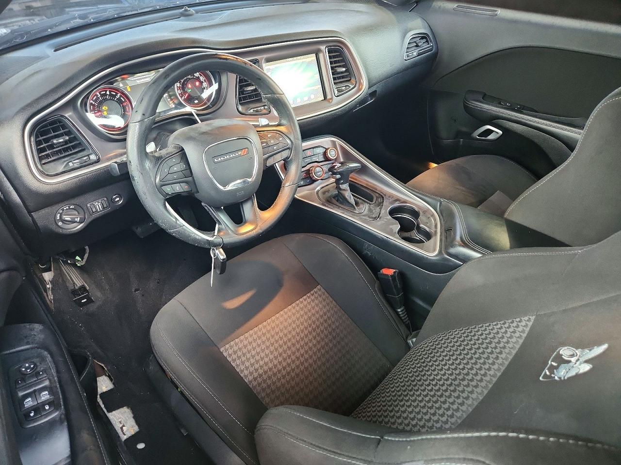 2021 Dodge Challenger Sxt - zdjęcie 8