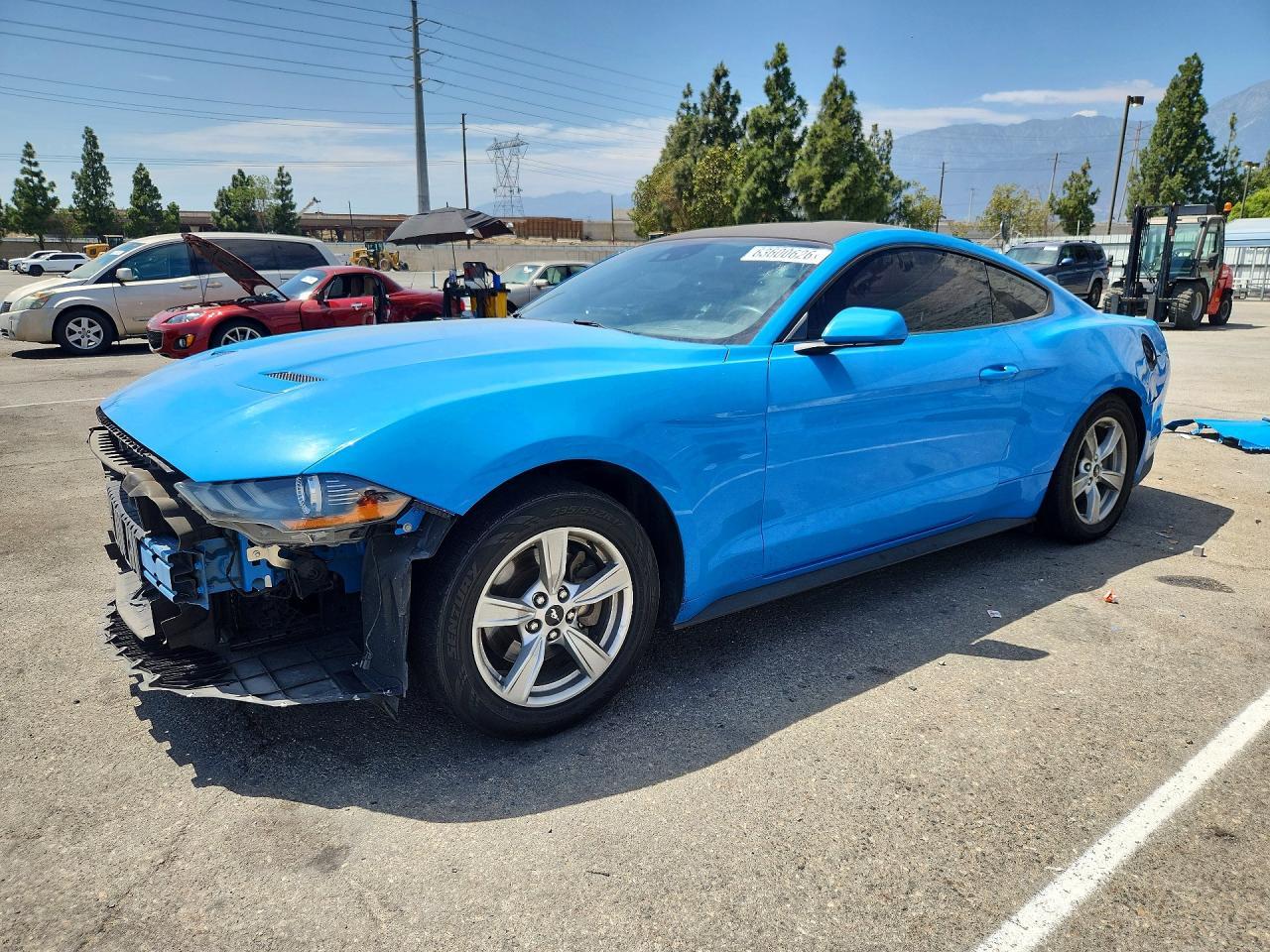 2022 Ford Mustang - zdjęcie główne