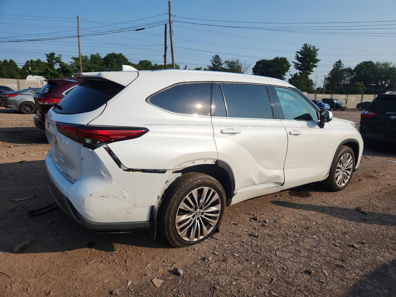 2023 Toyota Highlander Platinum - zdjęcie 3