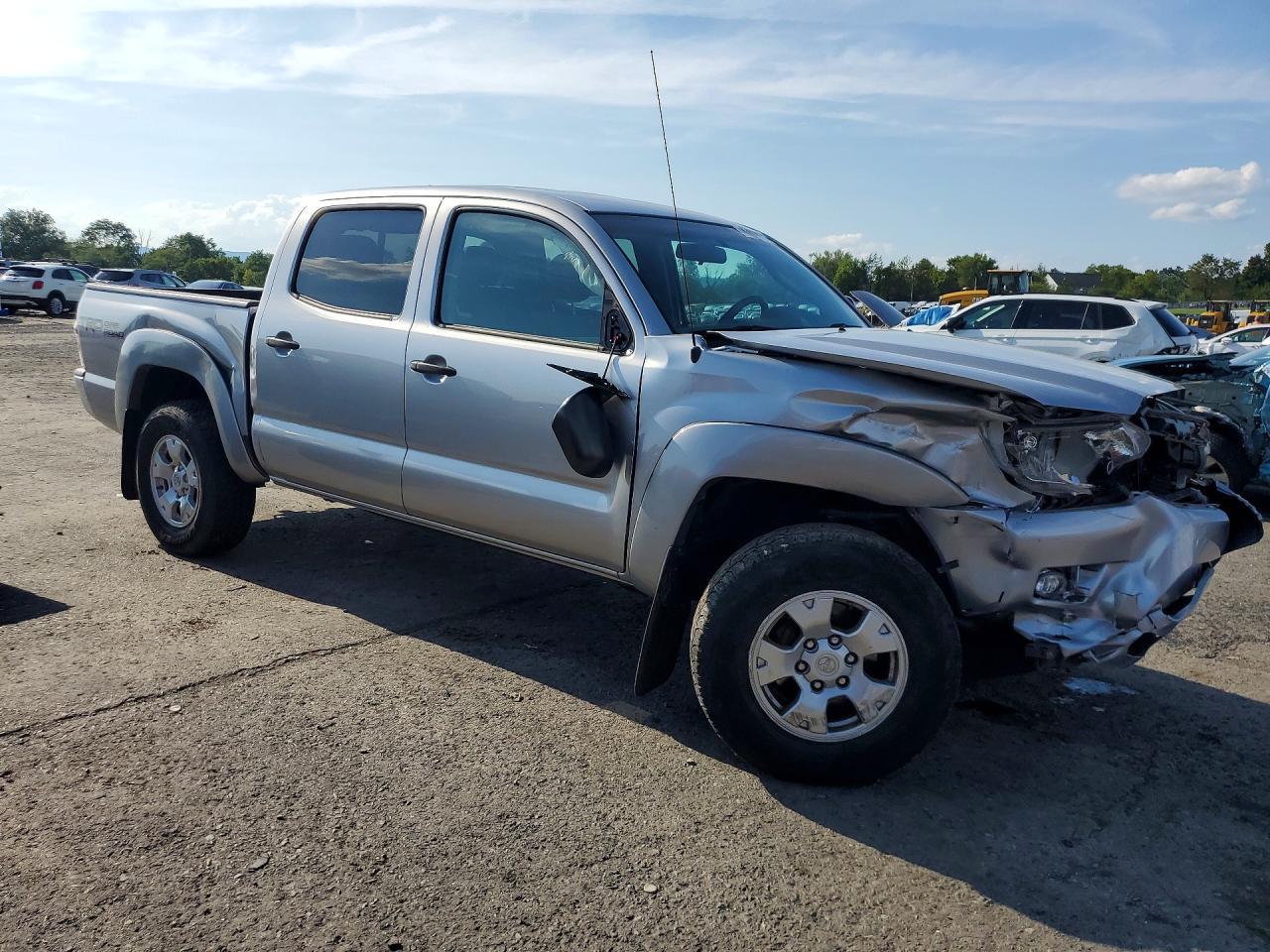 2015 Toyota Tacoma V6 - zdjęcie 4