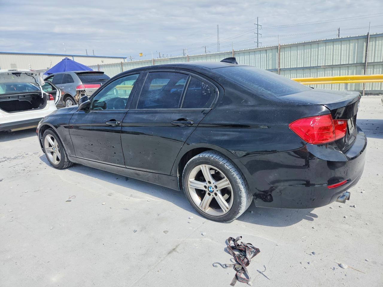 2013 BMW 328 I - zdjęcie 2