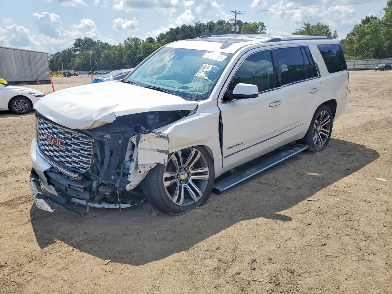 2019 GMC Yukon Denali - zdjęcie główne