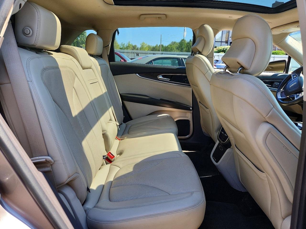 2019 Lincoln Nautilus Reserve - zdjęcie 11