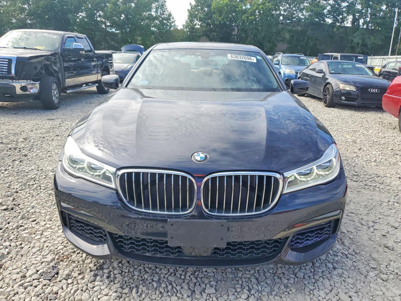 2018 BMW Seria 7 B7 - zdjęcie 5
