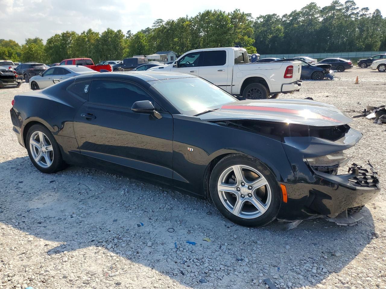 2024 Chevrolet Camaro Ls - zdjęcie 4
