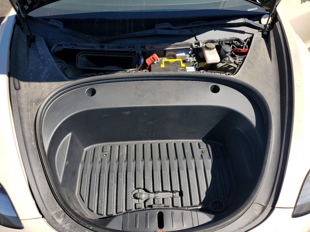 2019 Tesla Model 3 - zdjęcie 11
