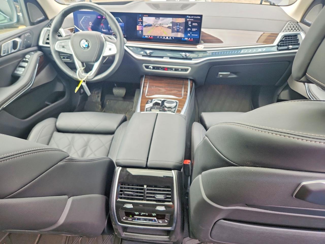2026 BMW X7 xDrive40I - zdjęcie 8