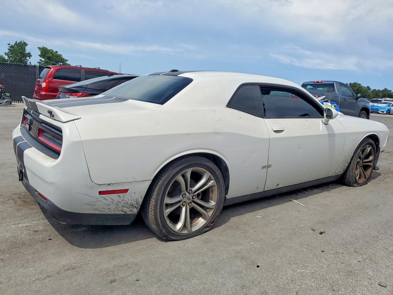 2020 Dodge Challenger R/T - zdjęcie 3