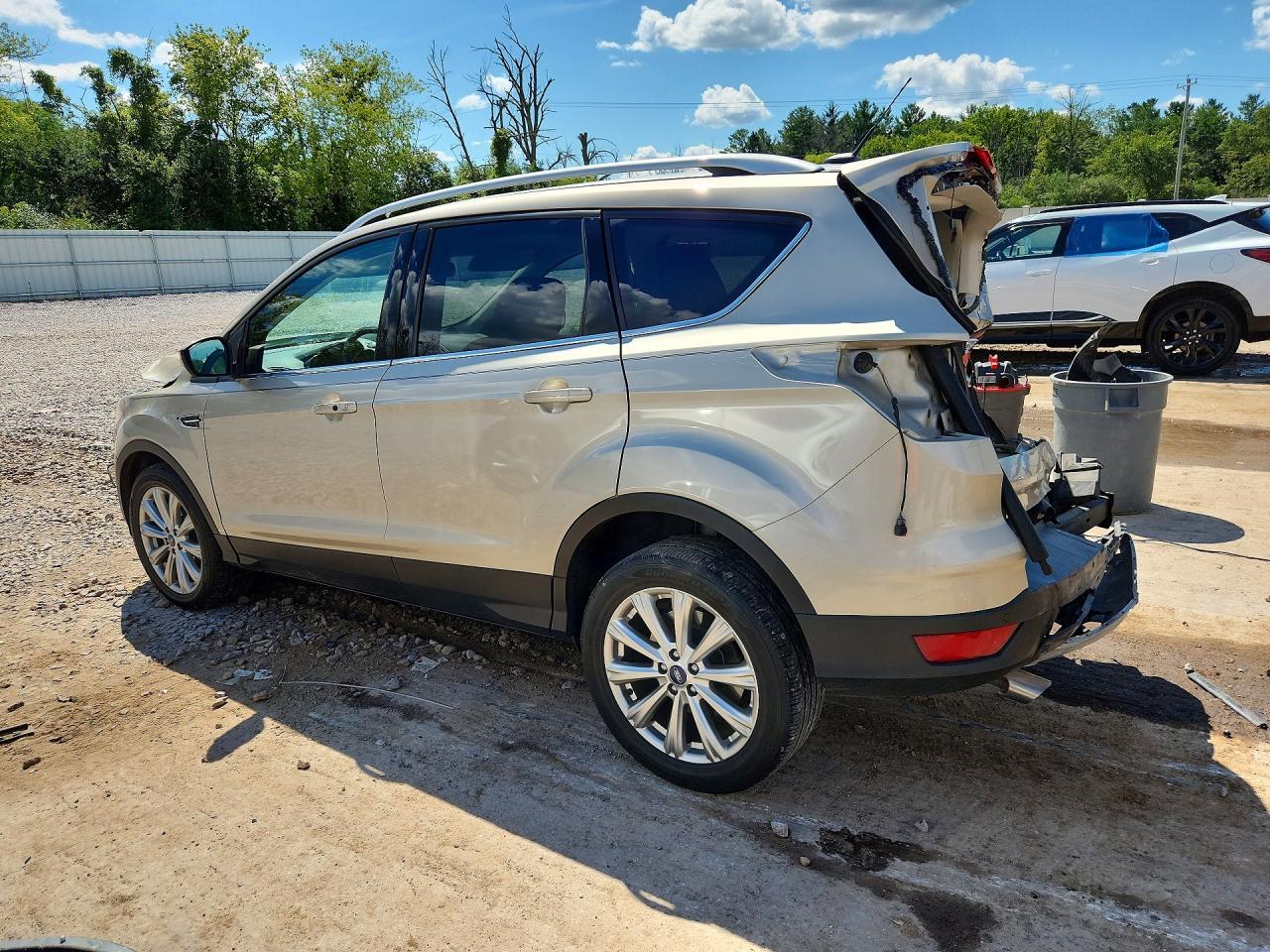 2017 Ford Escape Titanium - zdjęcie 2
