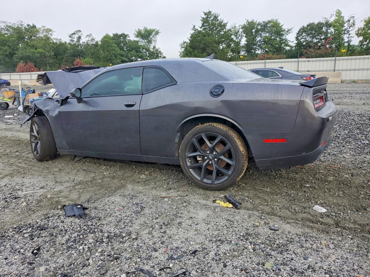 2022 Dodge Challenger Sxt - zdjęcie 2