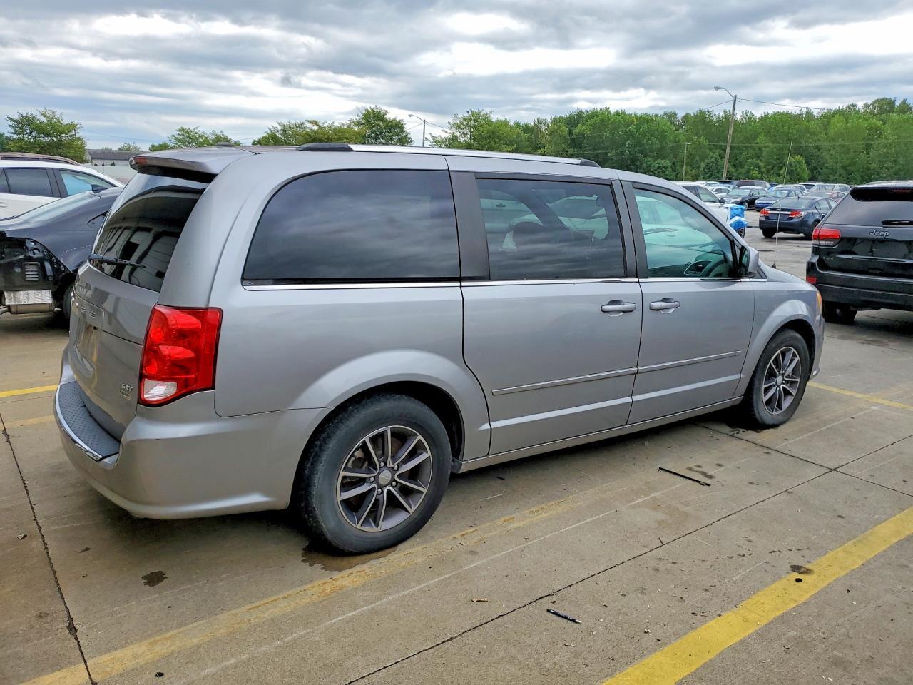 2017 Dodge Grand Caravan Sxt - zdjęcie 3