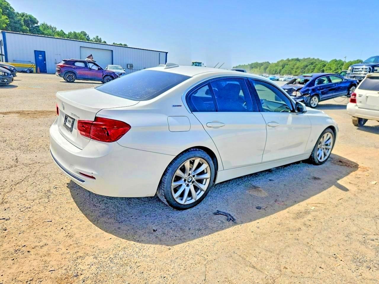 2018 BMW 330E - zdjęcie 3
