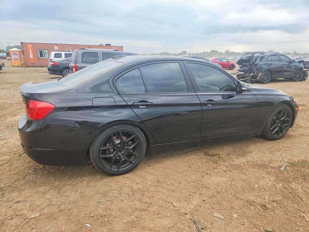 2015 BMW 320 I xDrive - zdjęcie 3