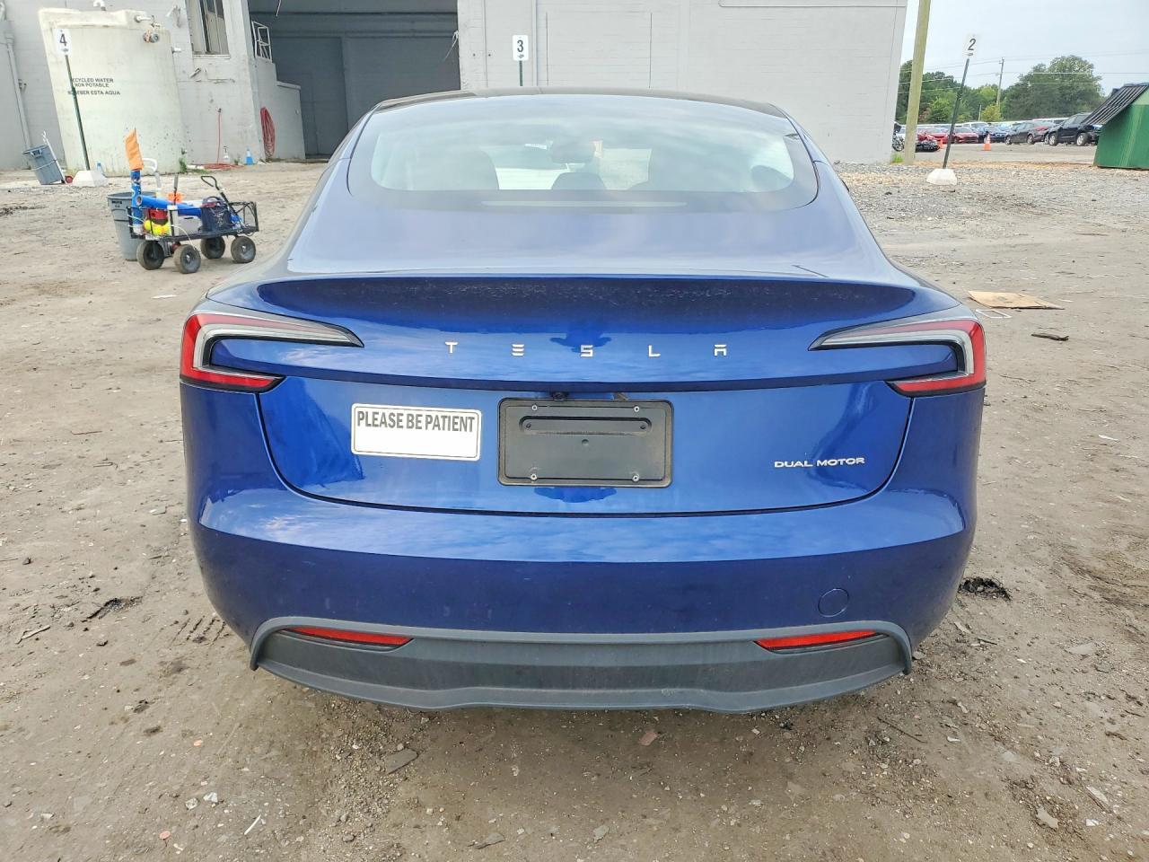 2025 Tesla Model 3 - zdjęcie 6