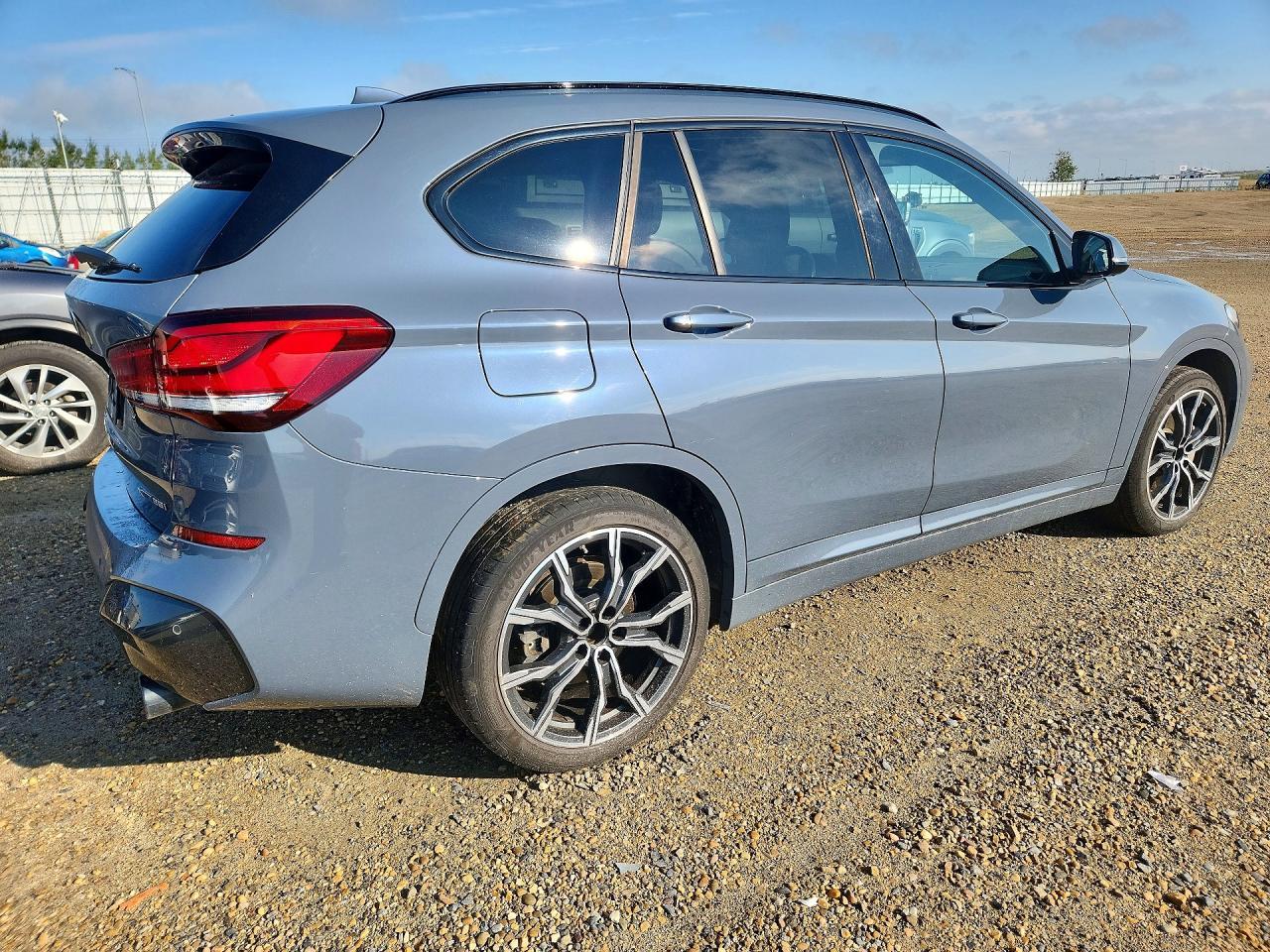 2021 BMW X1 xDrive28I - zdjęcie 3