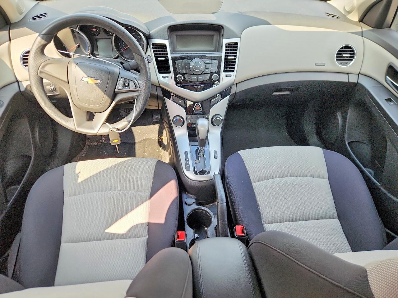 2015 Chevrolet Cruze Ls - zdjęcie 8