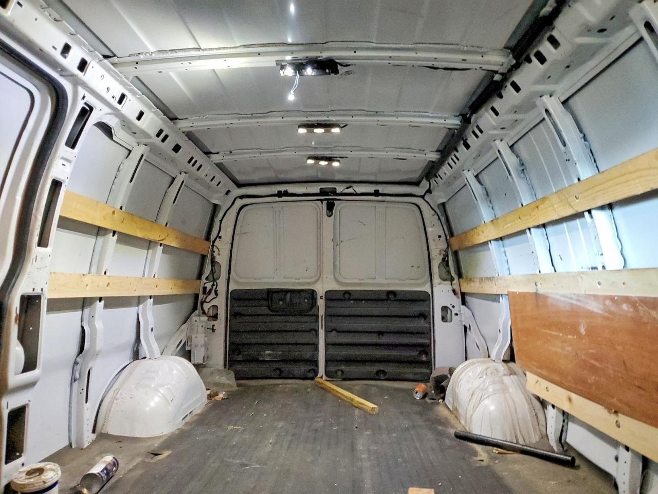 2022 Chevrolet Express G2500 - zdjęcie 10