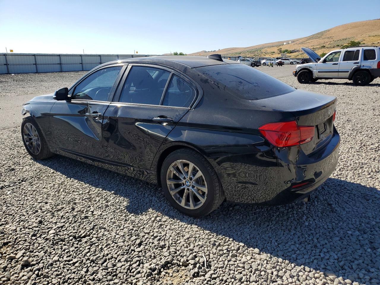 2017 BMW 320 I - zdjęcie 2