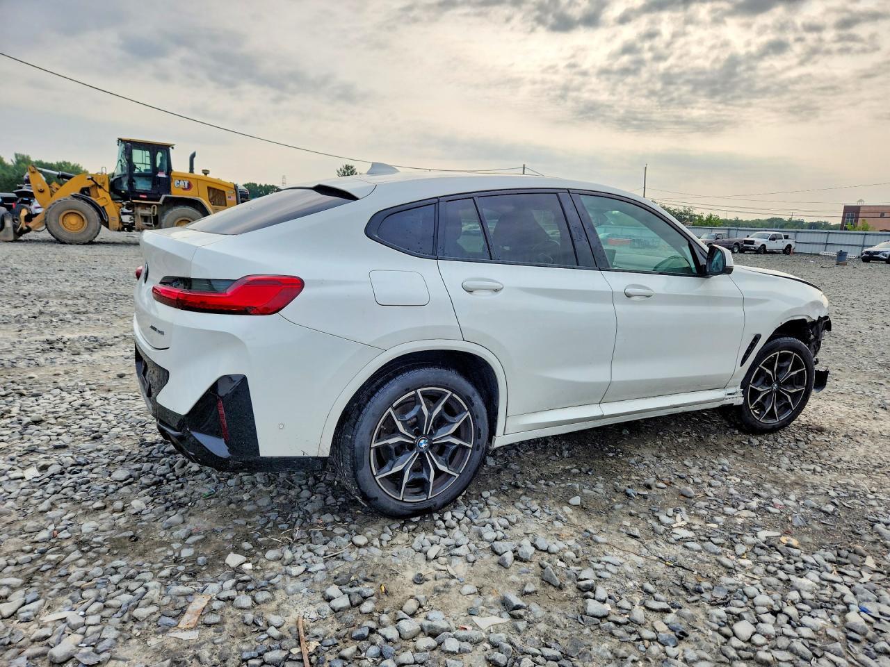 2025 BMW X4 xDrive30I - zdjęcie 3