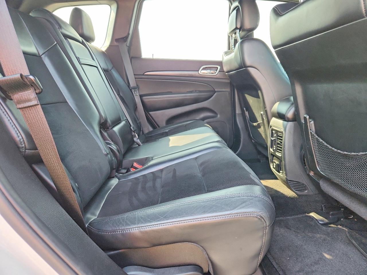 2015 Jeep Grand Cherokee Laredo - zdjęcie 11