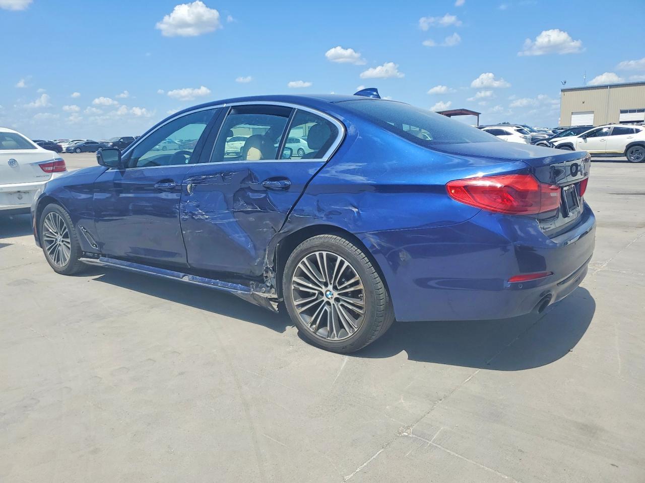 2020 BMW 530 I - zdjęcie 2