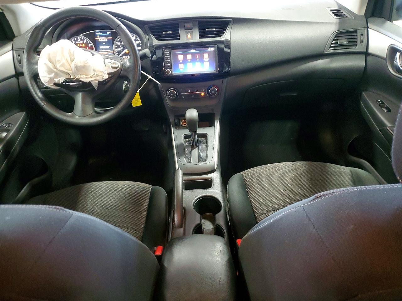 2019 Nissan Sentra S - zdjęcie 8