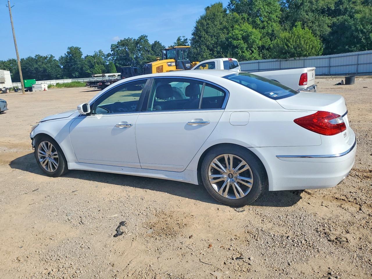 2014 Hyundai Genesis 3.8L - zdjęcie 2