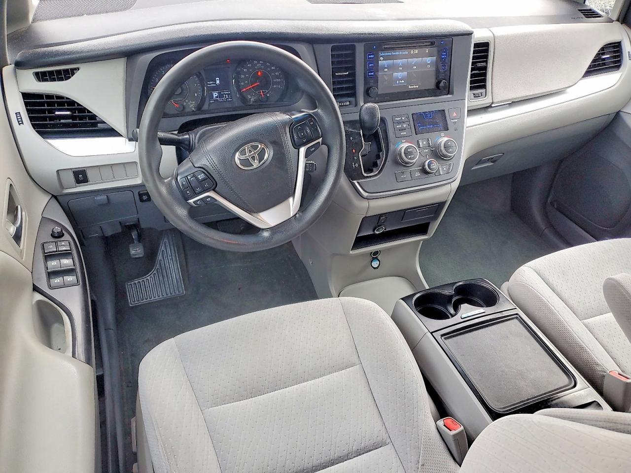2016 Toyota Sienna Le - zdjęcie 8