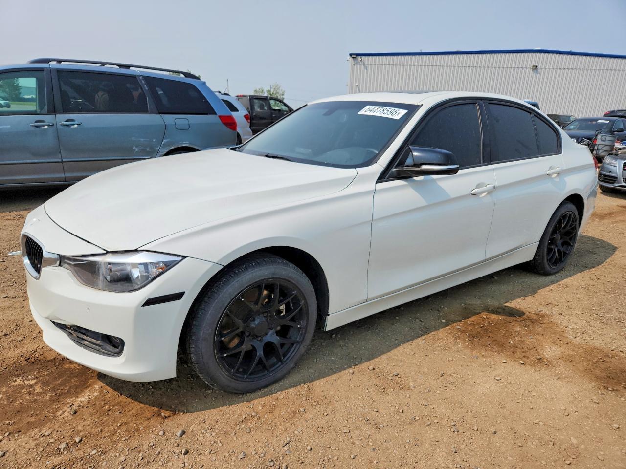 2013 BMW Seria 3 328i - zdjęcie główne